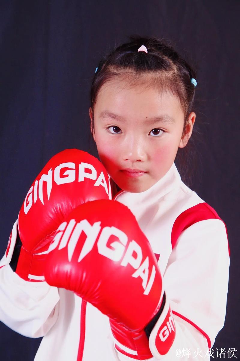 杨梦琪:“搏击少女” 用拳筑梦 杨梦琪:“搏击少女” 用拳筑梦